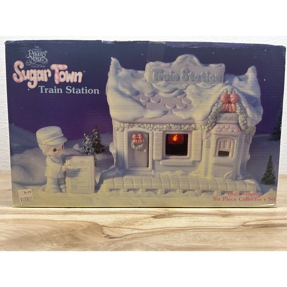 1995 Enesco Precious Moments Sugar Town Lighted Train Station Porcelain Set - Picture 11 of 16